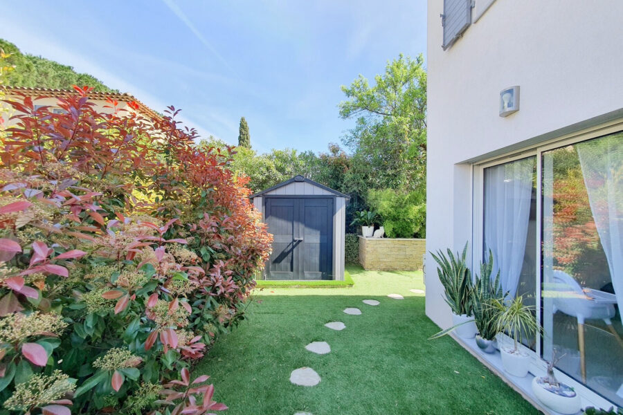 Maison à vendre à Roquebrune-sur-argens — Vue vignes — photo 7