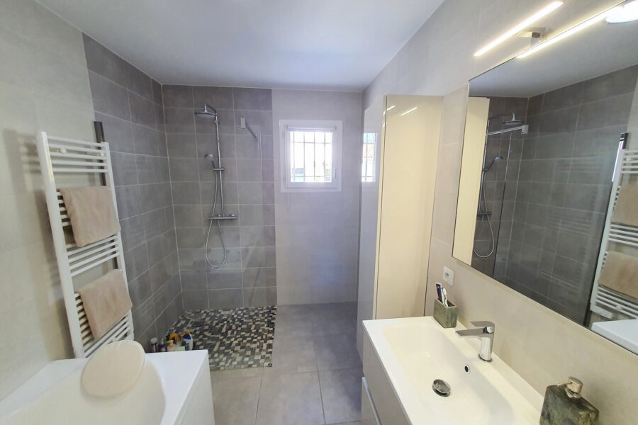 Maison à vendre à Roquebrune-sur-argens — Vue vignes — photo 15