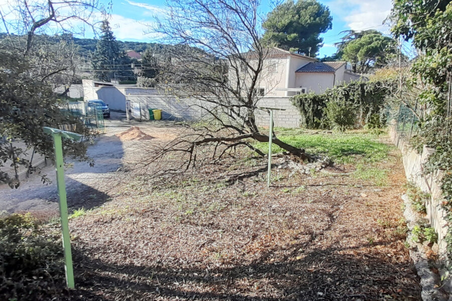 Terrain à vendre à Caumont-sur-durance — Vue dégagée — photo 4