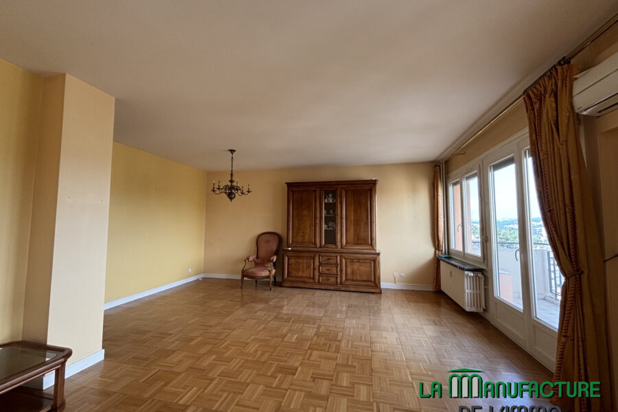 Appartement à vendre à Saint-Étienne — Vue sur la ville — photo 4