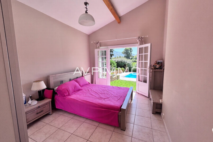 Maison à vendre à Saint-cyr-sur-mer — Vue nature — photo 11