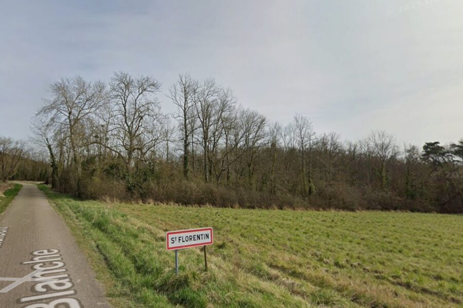 Terrain à vendre à Saint-florentin — Vue dégagée — photo 1