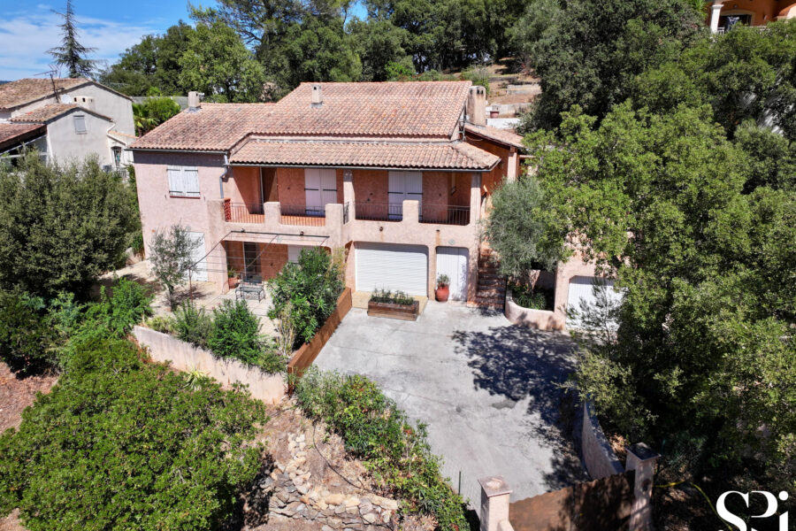 Maison à vendre à Pierrefeu-du-var — Vue sur la ville — photo 17