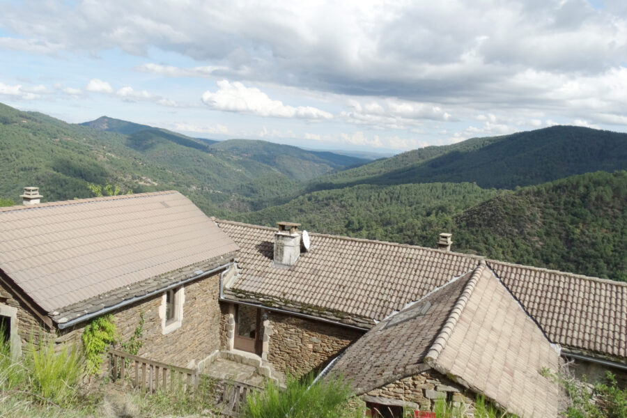 Maison à vendre à Saint-andré-lachamp — Vue nature — photo 2