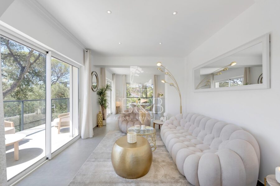 Appartement à vendre à Saint-raphaël — Vue mer — photo 2