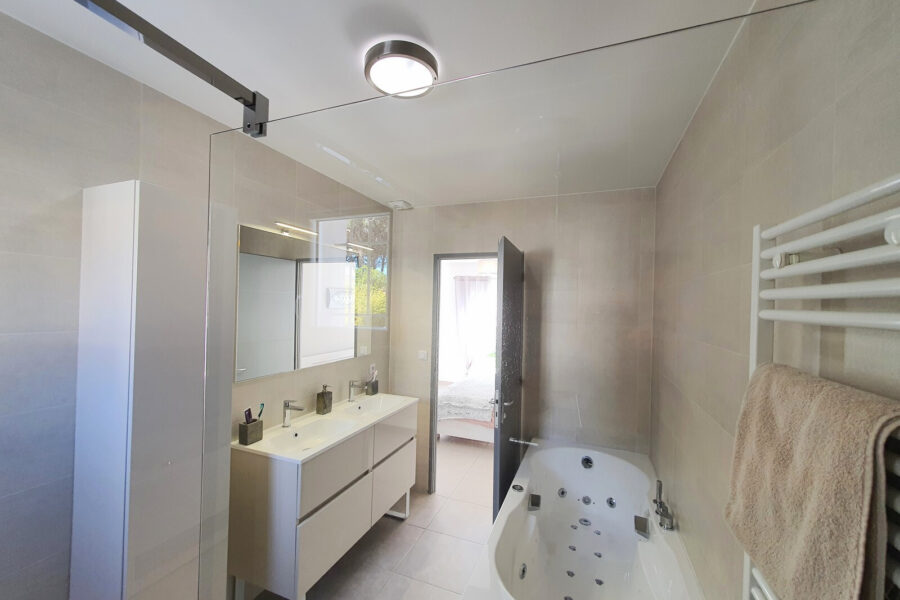 Maison à vendre à Roquebrune-sur-argens — Vue vignes — photo 16