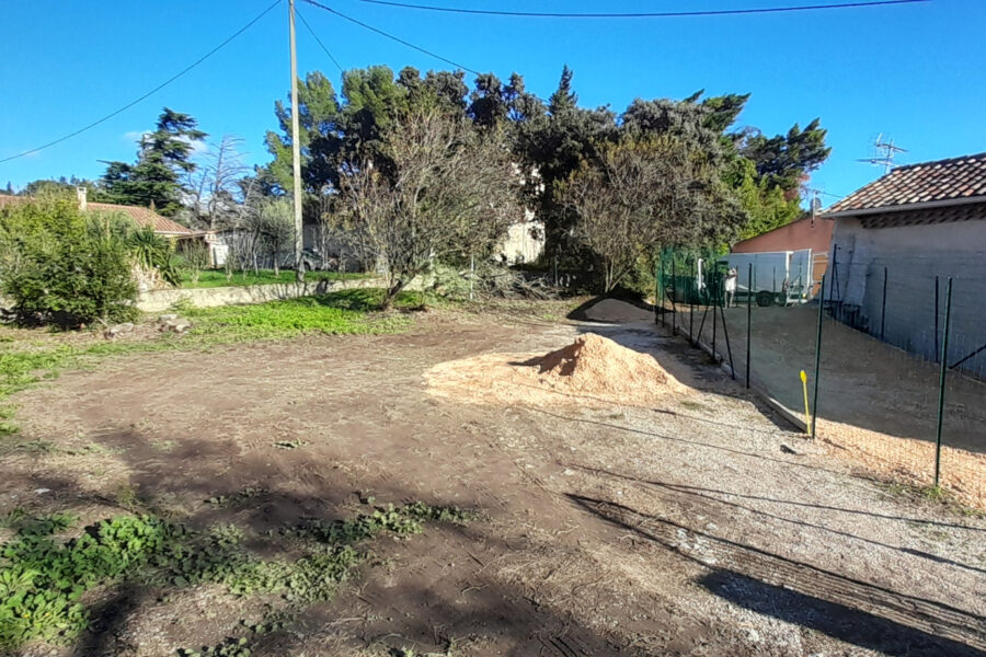 Terrain à vendre à Caumont-sur-durance — Vue dégagée — photo 1