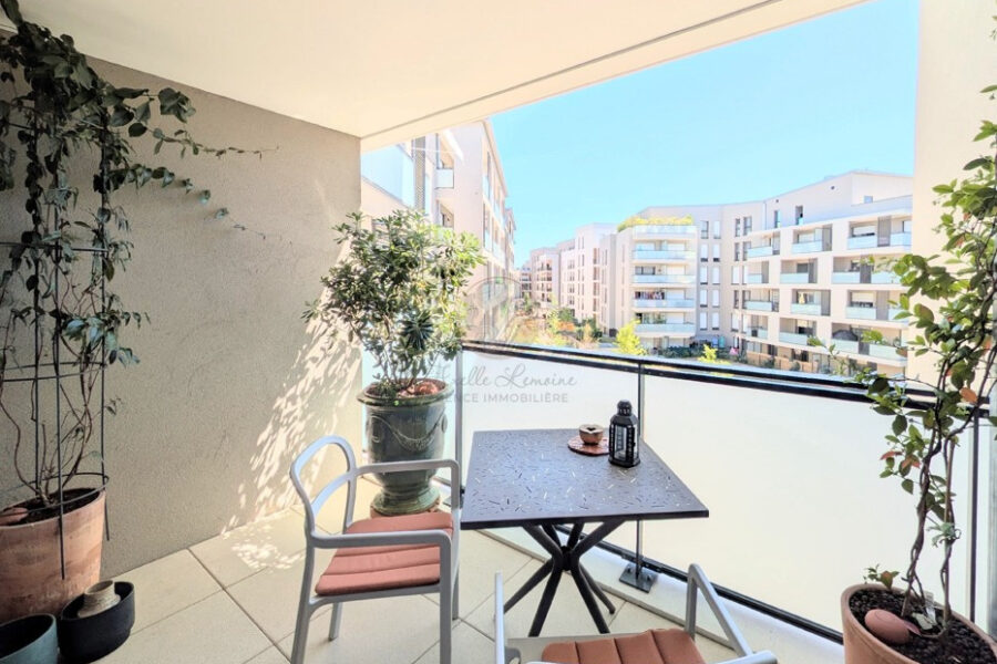 Appartement à vendre à Brignais — Vue sur la ville — photo 1