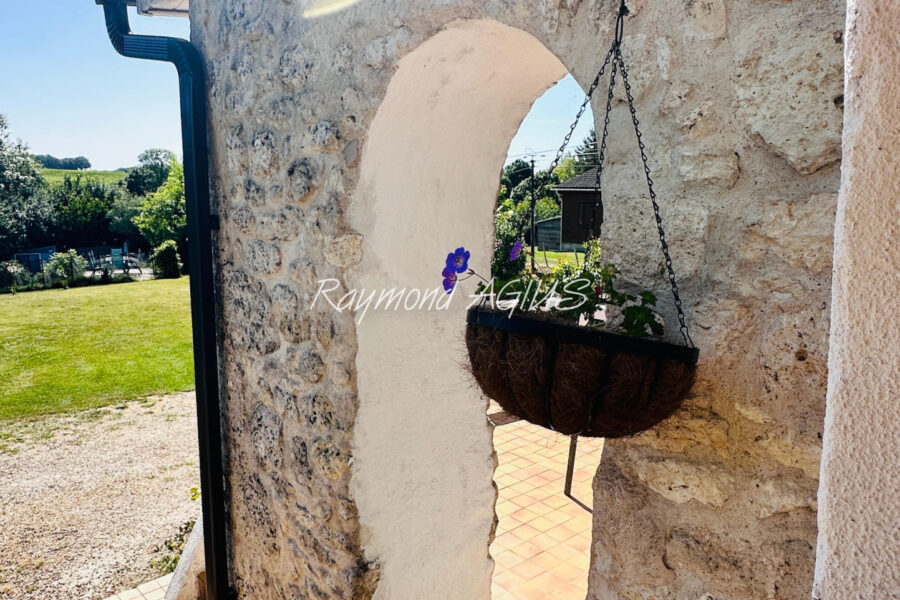 Maison à vendre à Loubès-bernac — Vue vignes — photo 5