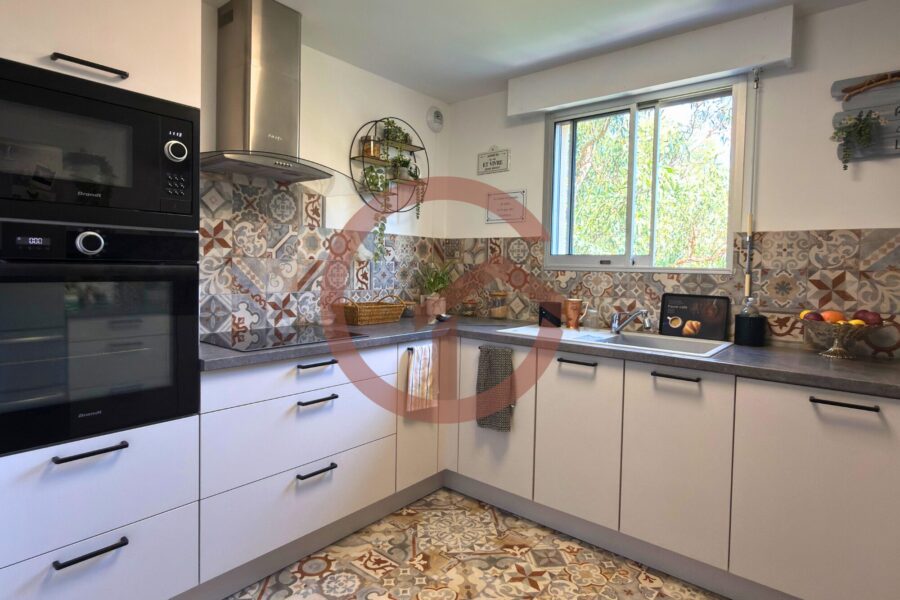 Maison à vendre à Fréjus — Vue parc & jardin — photo 4