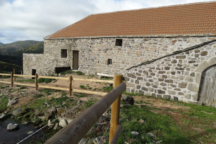 Maison à vendre à Mézilhac — Vue nature — photo 9
