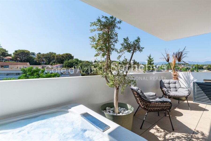 Appartement à vendre à Villeneuve loubet — Vue mer — photo 1