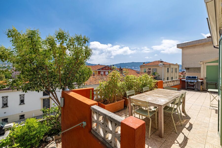 Maison à vendre à Nice — Vue montagne — photo 1