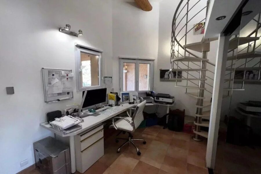 Maison à vendre à Cotignac — Vue parc & jardin — photo 30