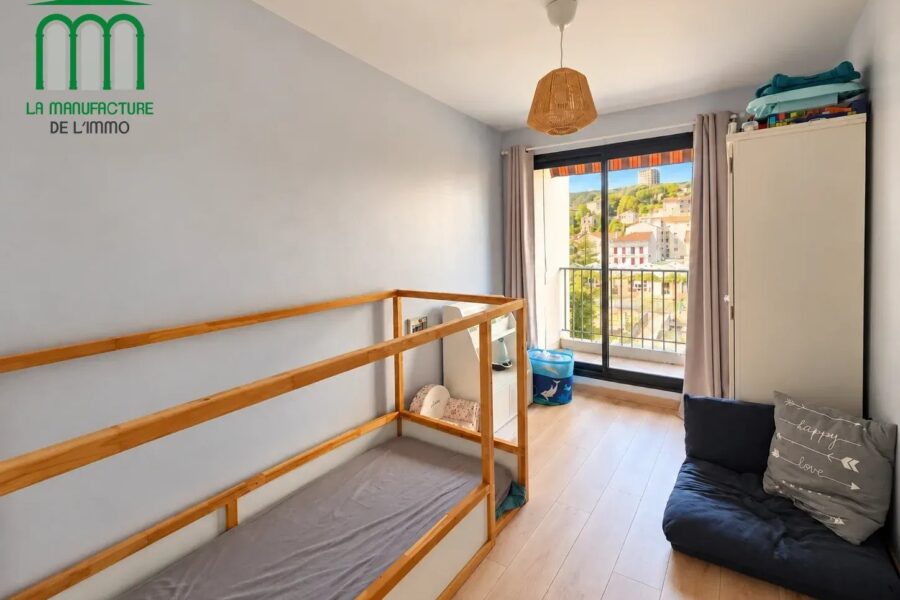 Appartement à vendre à Saint-Étienne — Vue montagne — photo 5