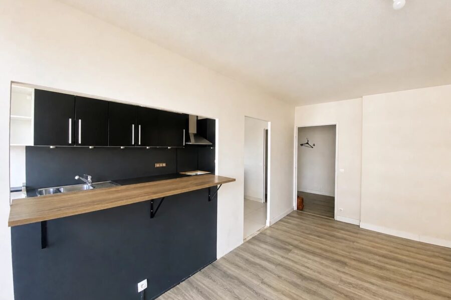 Appartement à vendre à Saint-Étienne — Vue sur la ville — photo 3