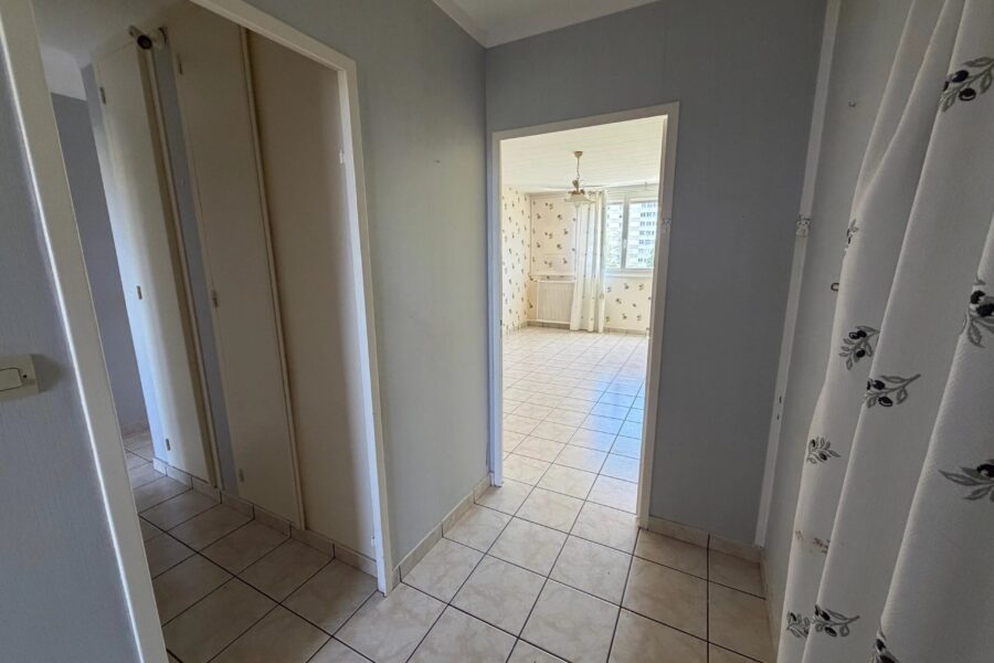 Appartement à vendre à Saint-Étienne — Vue sur la ville — photo 7