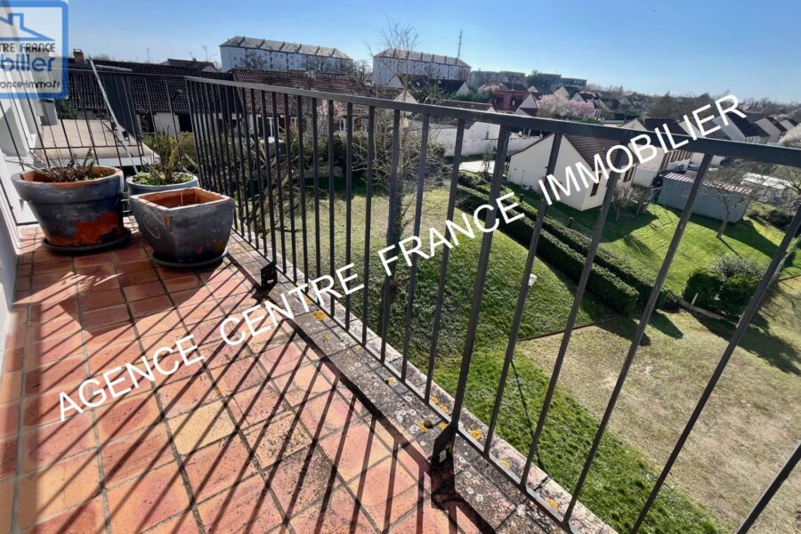 Appartement à vendre à Bourges — Vue parc & jardin — photo 1
