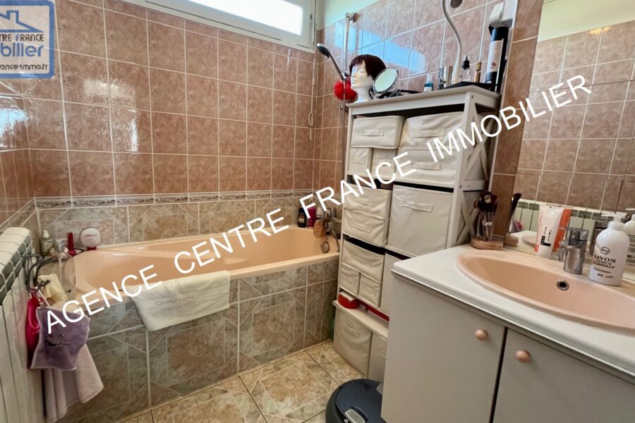 Appartement à vendre à Bourges — Vue parc & jardin — photo 7