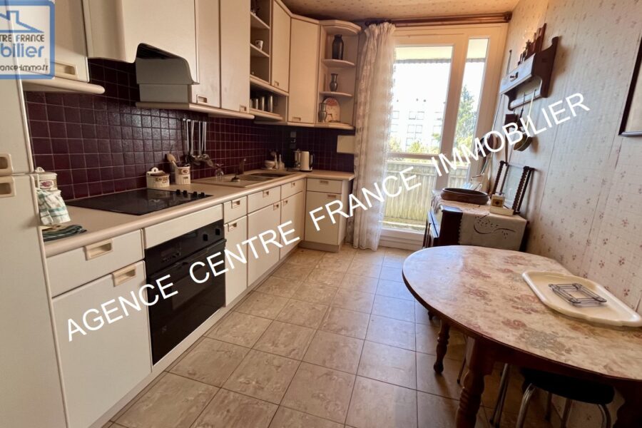 Appartement à vendre à Bourges — Vue sur la ville — photo 3