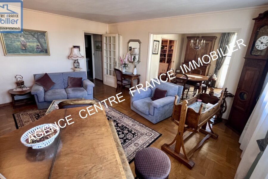 Appartement à vendre à Bourges — Vue sur la ville — photo 4