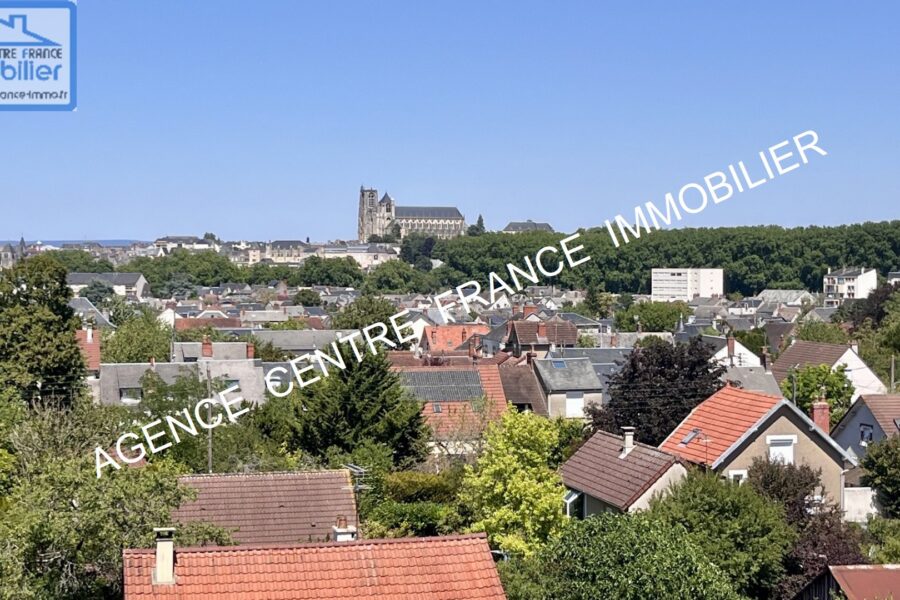 Appartement à vendre à Bourges — Vue sur la ville — photo 1
