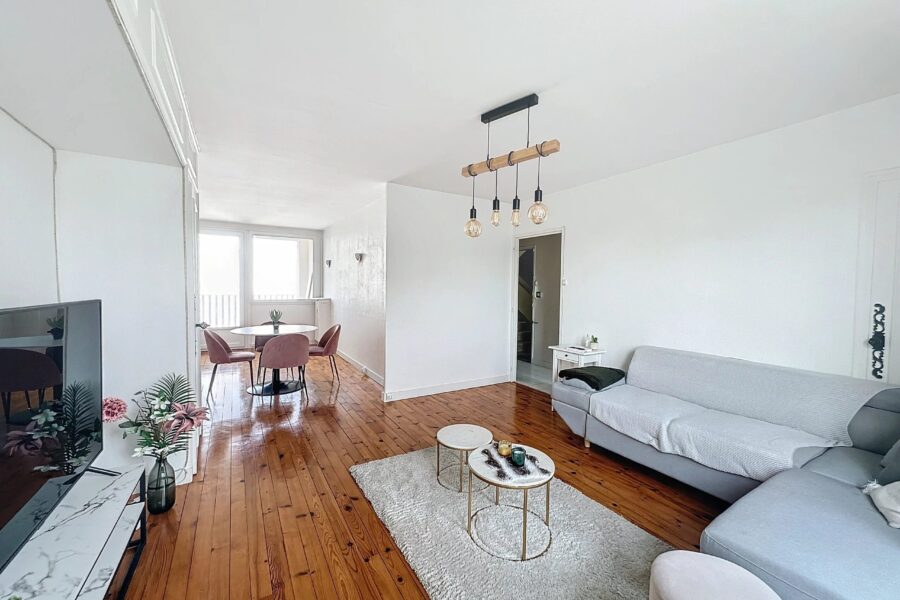 Appartement à louer à Saint-Étienne — Vue sur la ville — photo 9
