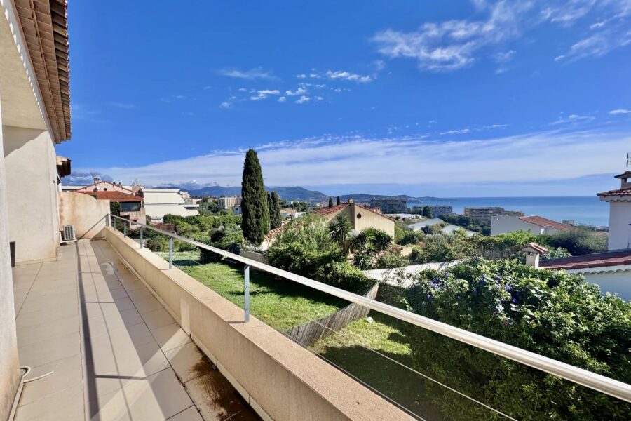 Appartement à louer à Nice — Vue mer — photo 2