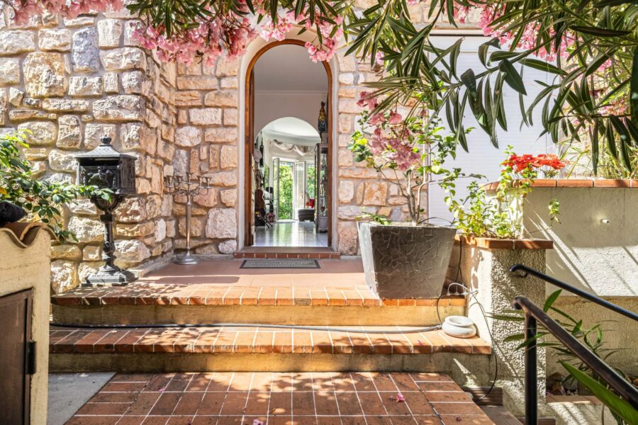 Maison à vendre à Nice — Vue parc & jardin — photo 19