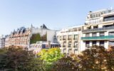 Appartement à vendre à Paris 8ème — Vue sur la ville — photo 2