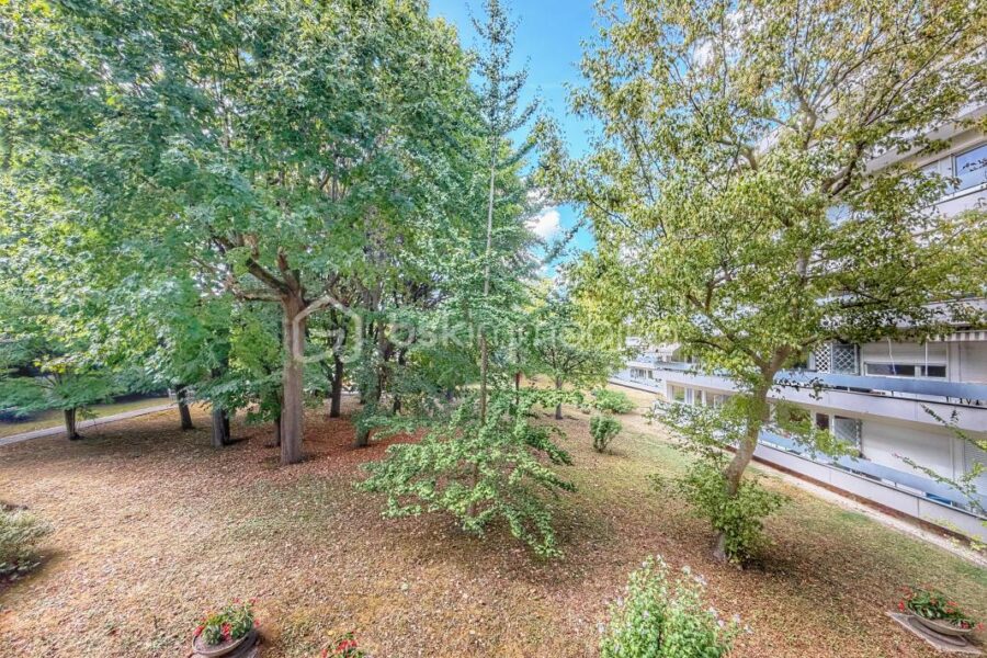 Appartement à vendre à Marly le roi — Vue parc & jardin — photo 2