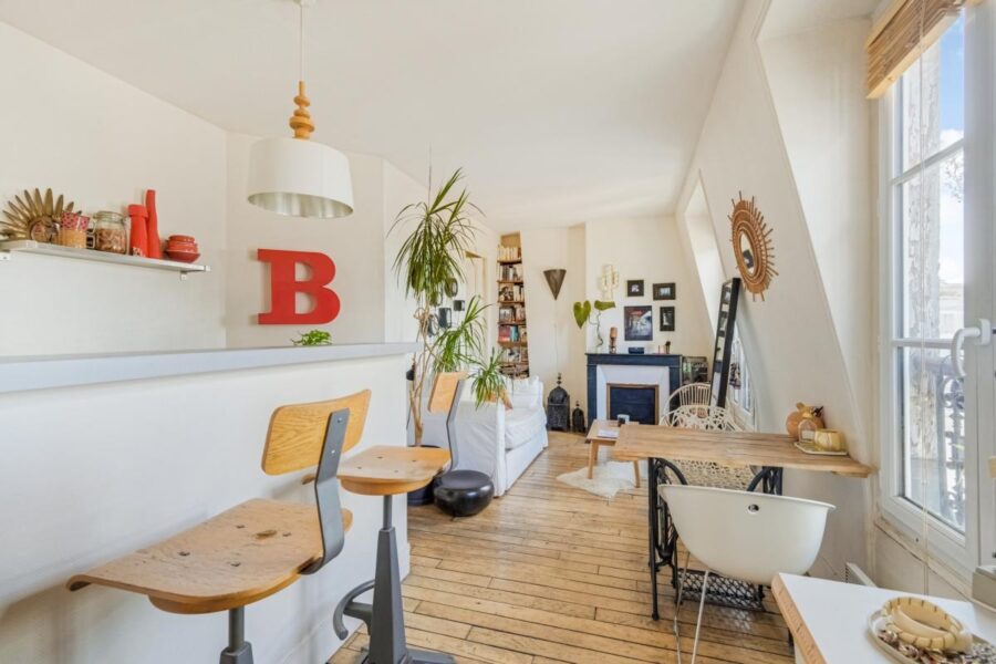 Appartement à vendre à Paris — Vue sur la ville — photo 2