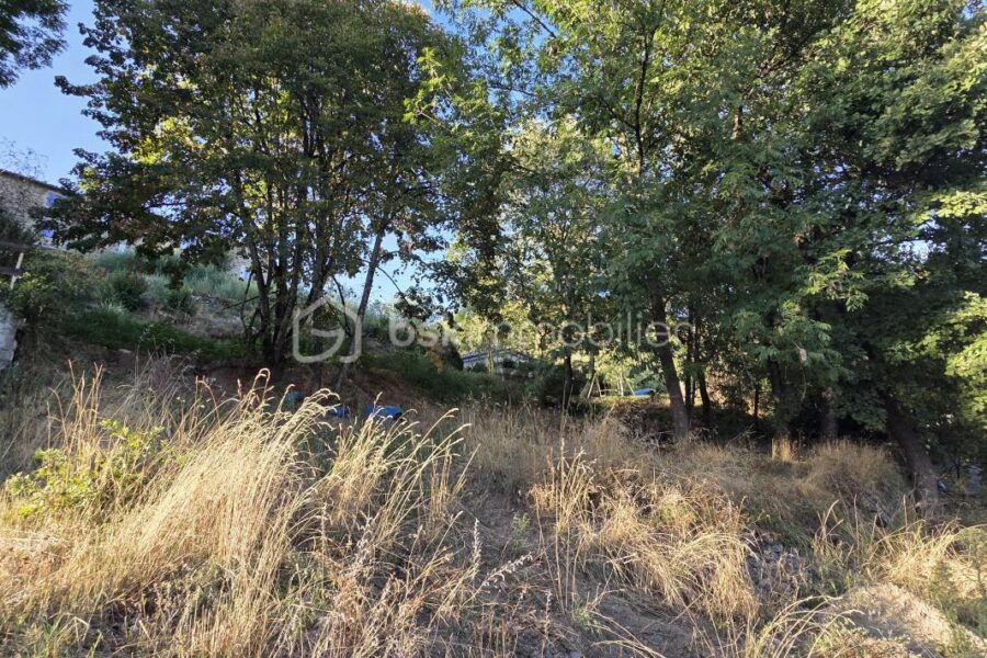 Terrain à vendre à Vals les bains — photo 1
