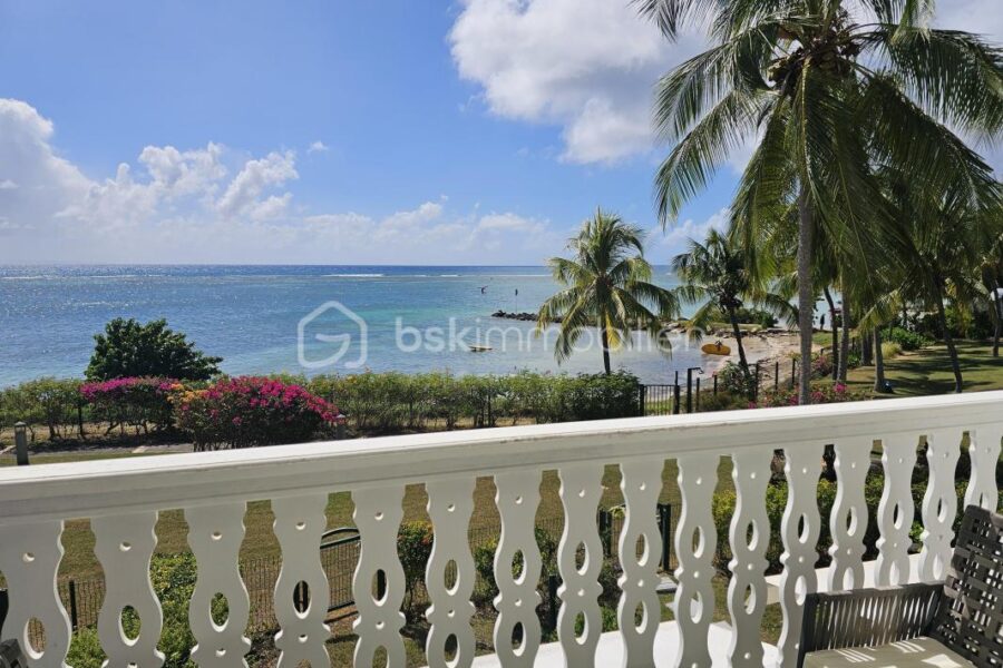 Appartement à vendre à Saint francois — Vue mer — photo 1
