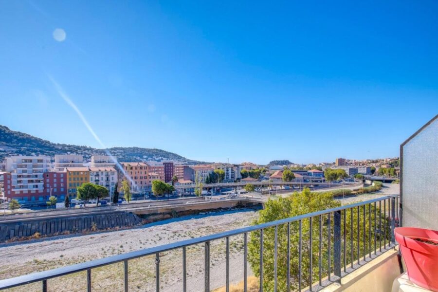 Appartement à vendre à Nice — Vue sur la ville — photo 1