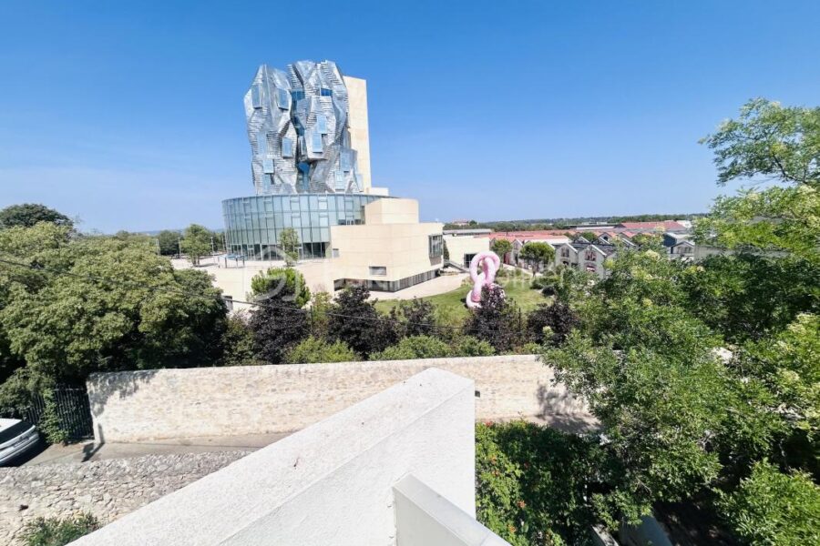 Appartement à louer à Arles — Vue parc & jardin — photo 2