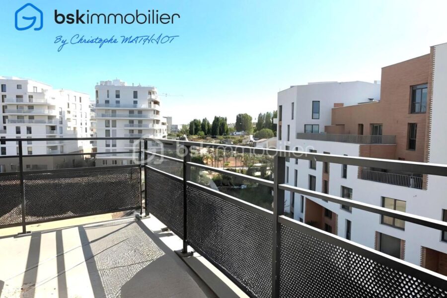 Appartement à vendre à Poissy — Vue sur la ville — photo 1