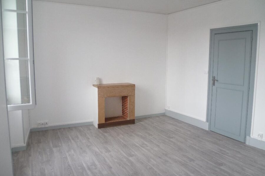 Appartement à louer à Clamecy — Vue sur la ville — photo 2