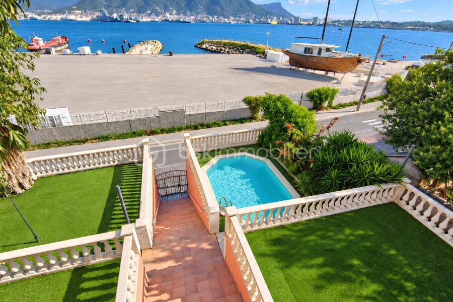 Maison à vendre à La seyne sur mer — Vue mer — photo 2