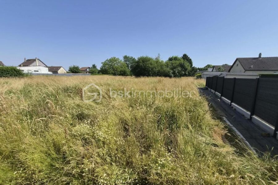 Terrain à vendre à L aigle — Vue dégagée — photo 1