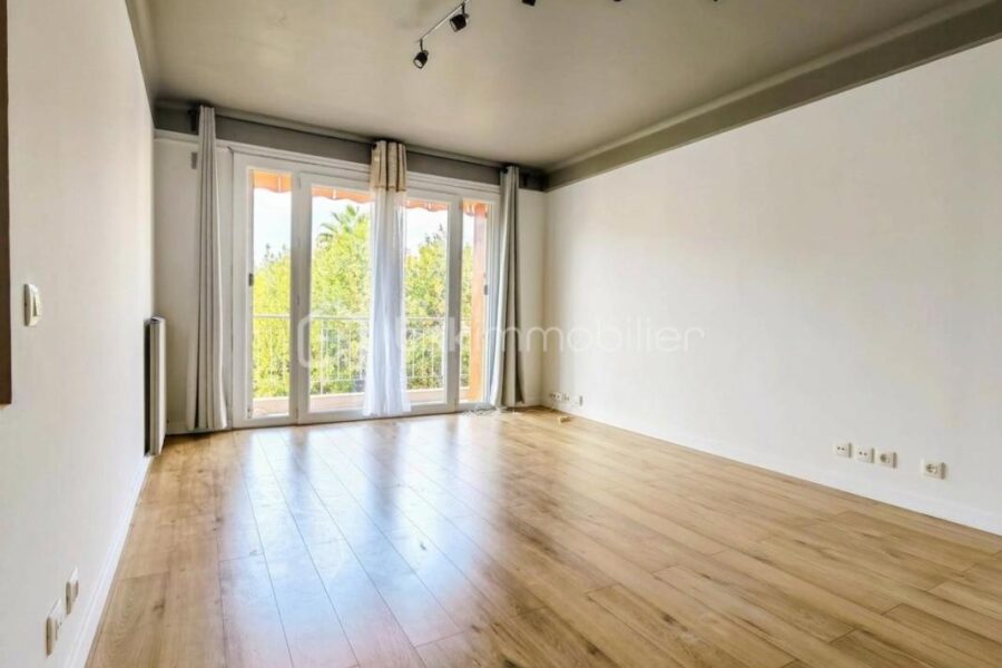 Appartement à vendre à Vallauris — Vue sur la ville — photo 2