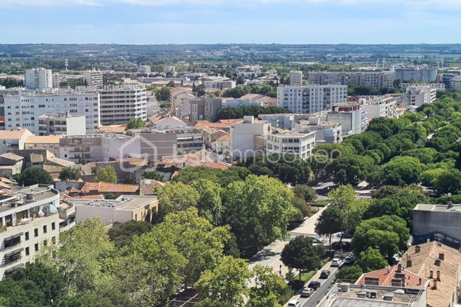 Appartement à vendre à Nimes — Vue sur la ville — photo 2