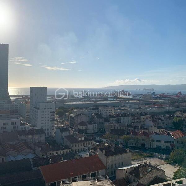 Appartement à vendre à Marseille 3e arrondissement — Vue mer — photo 1
