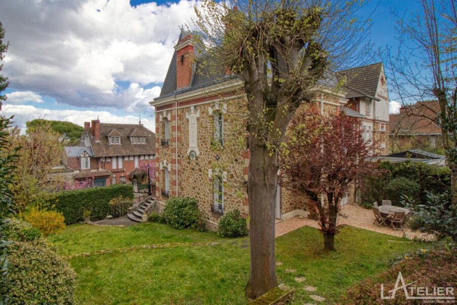 Maison à vendre à Saint cloud — Vue sur la ville — photo 2