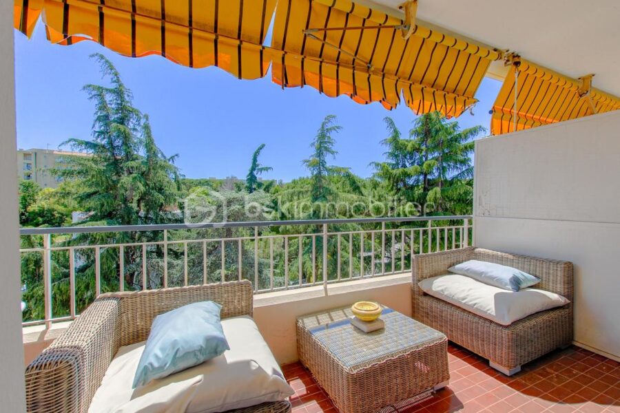Appartement à vendre à Antibes — Vue parc & jardin — photo 1