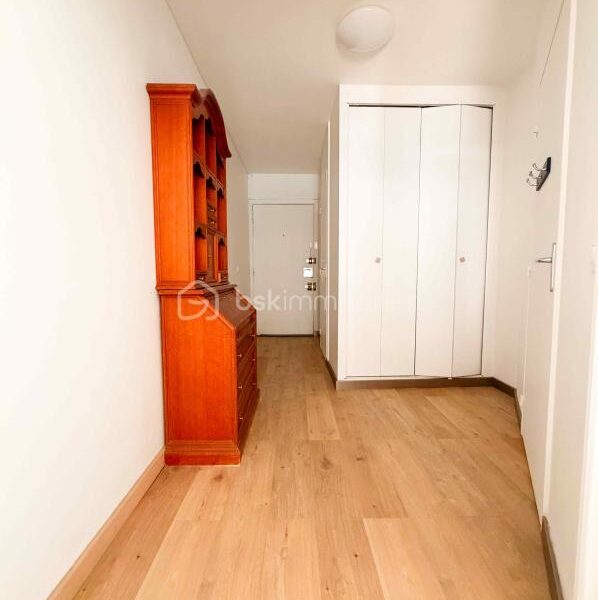 Appartement à vendre à Paris 15e arrondissement — Vue sur la ville — photo 10
