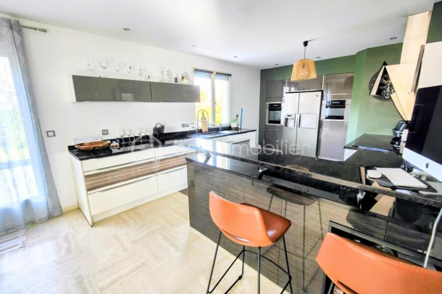 Maison à vendre à Jouars pontchartrain — Vue parc & jardin — photo 10
