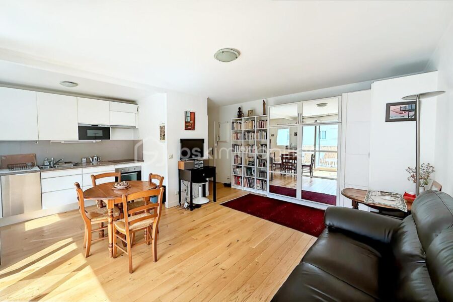Appartement à vendre à Paris 19e arrondissement — Vue sur la ville — photo 10