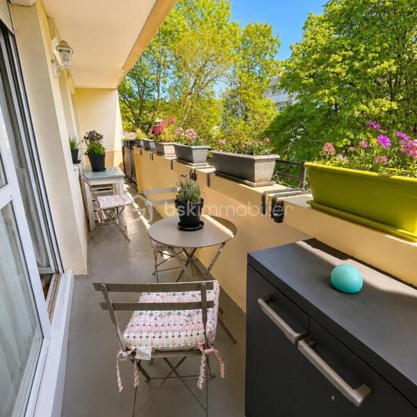 Appartement à vendre à Yerres — Vue parc & jardin — photo 1