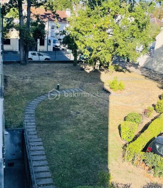 Appartement à vendre à Champigny sur marne — Vue sur la ville — photo 10